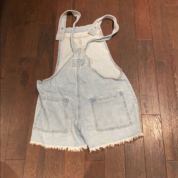 Forever 21 shorts overalls, size 26 - Picture 2 of 3